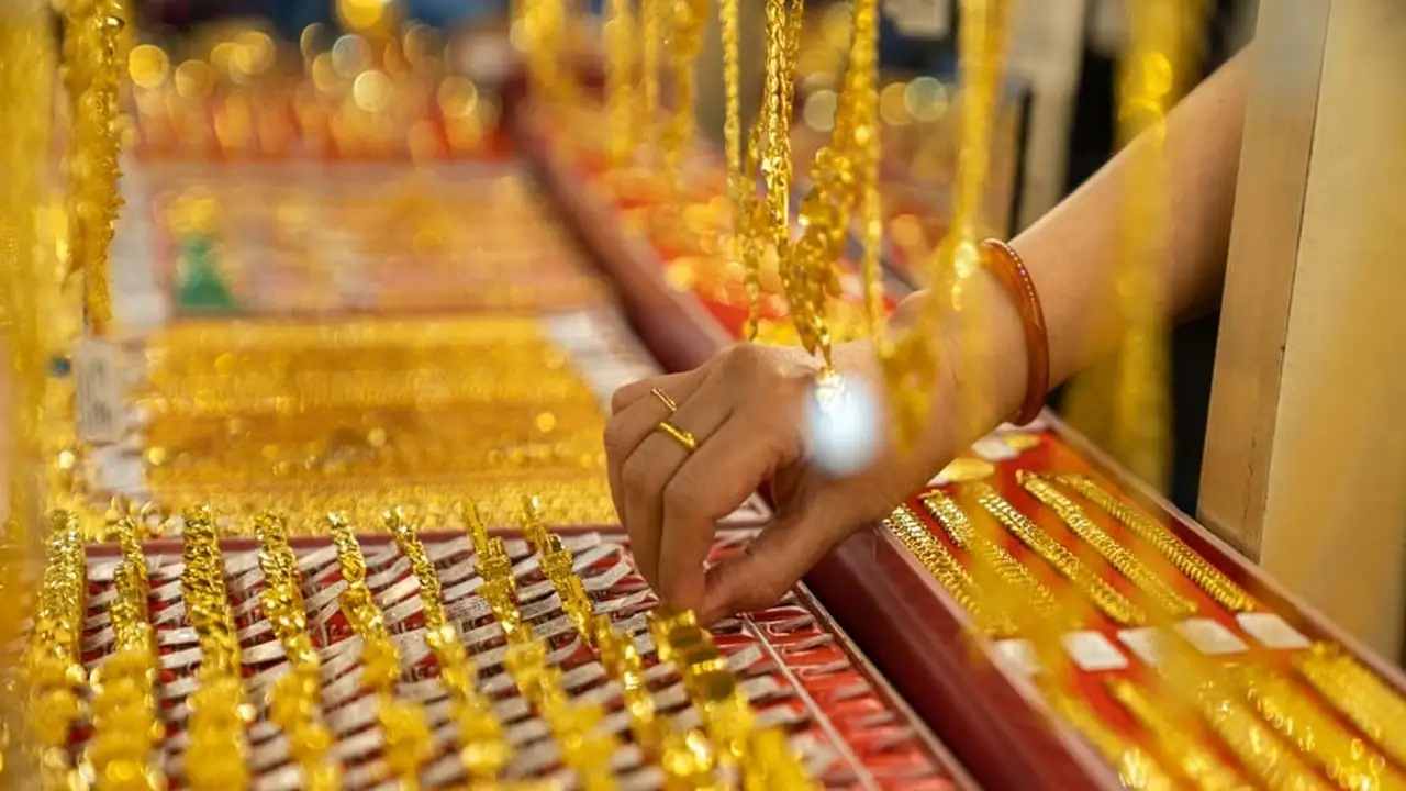 سعر الذهب يتراجع وسط هروب رؤوس الأموال في 28 مايو